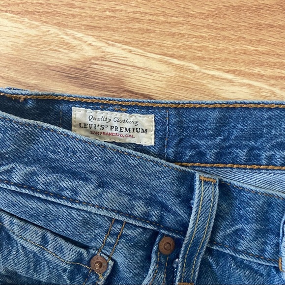 Women’s Levi’s 501 Crop Bottom Jeans - Picture 5 of 9